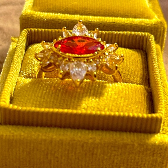 The Jewel of Cairo Ring Size 8 - Picture 2 of 3